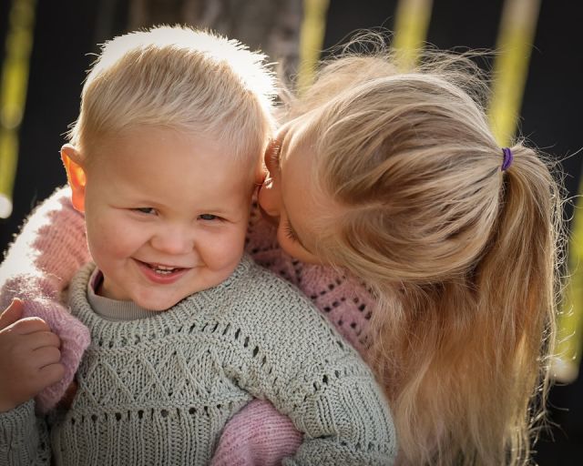 Vi koser oss ute med høstfotograferinger. 🍁🍂
Hvordan få oss til DIN skole eller barnehage? 
Tips barnehage og skole. Prat med foreldrekontakten eller tips oss! 😉
Her er en titt fra Asphaugen Barnehage. E de ikkje god. 🥰