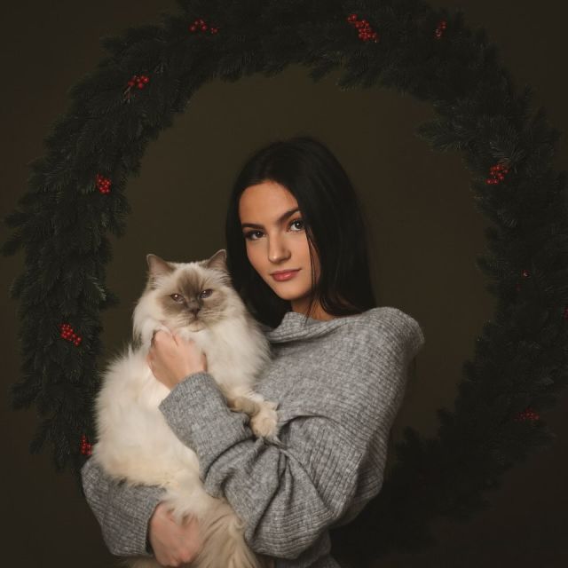 Da er vi i gang med julefoto hos oss. 🎄 Ta kontakt for å booke din fotografering eller om du har noen spørsmål – vi gleder oss til en fin førjulstid ! ✨ #julefoto #julekortfotografering #bodø #julefotografering #timebestilling75211000📞